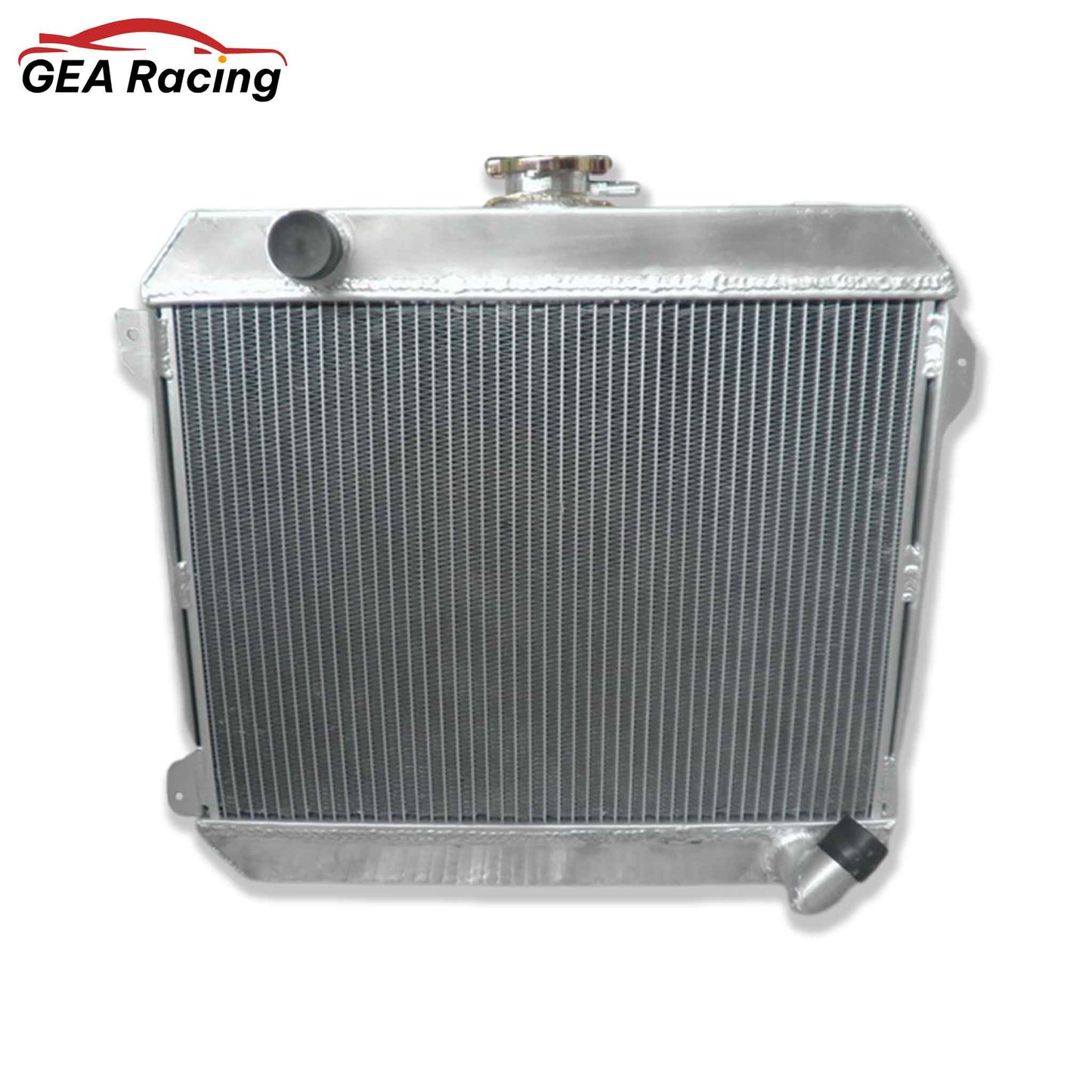 Front view of the high-performance aluminum radiator for Datsun 510, 620, 720, and 610 models with an L20B 2.0L engine (MT).