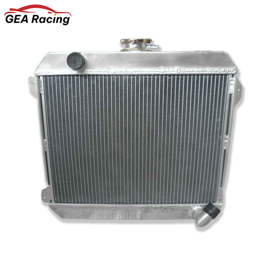 Front view of the high-performance aluminum radiator for Datsun 510, 620, 720, and 610 models with an L20B 2.0L engine (MT).