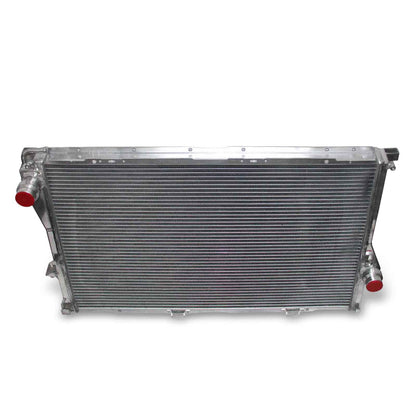 Top-down view of the 2-row aluminum radiator for the BMW E39/E38/Z8, highlighting the filler neck, bleeder screw, and robust all-aluminum construction.